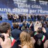 La piazza che divide la sinistra in cerca di una identità | Il Corsivo di Lunedì 17 Marzo 2025