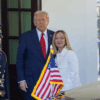 Il corsivo di Daniele Biacchessi-Tra Trump e Meloni molta stima, ma solo annunci e pochi fatti | Il Corsivo di Venerdì 18 Aprile 2025
