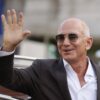 Jeff Bezos, dalla mamma adolescente al divorzio da record: la storia del miliardario