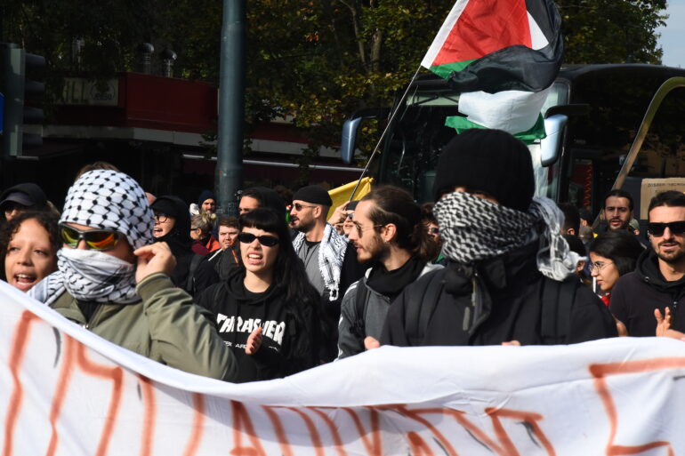 La piazza, la richiesta di partecipazione, il bisogno di un'altra politica.