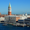 Venezia, il ticket sale a 50 euro: la mossa estrema per fermare l’invasione dei turisti