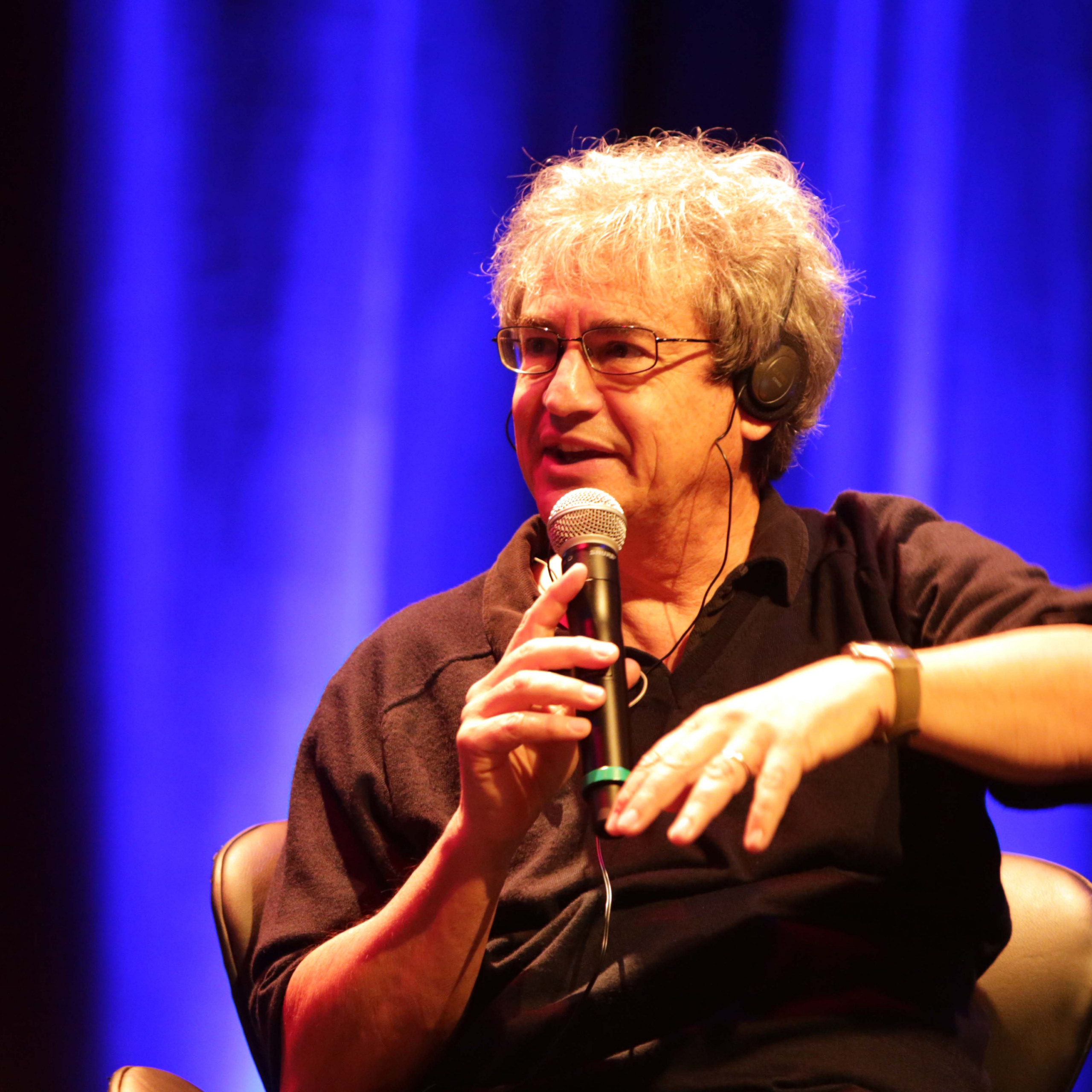 “85 secondi alla mezzanotte”: Carlo Rovelli spiega perché l’umanità sta correndo verso l’abisso a occhi chiusi